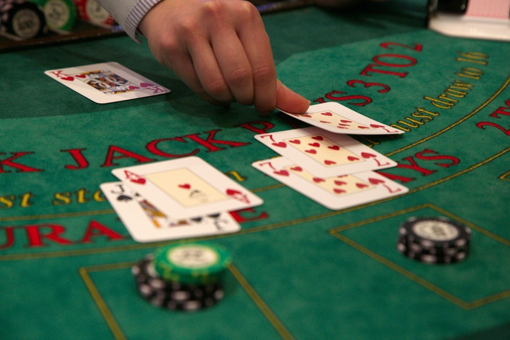 Know Basic Blackjack Strategy