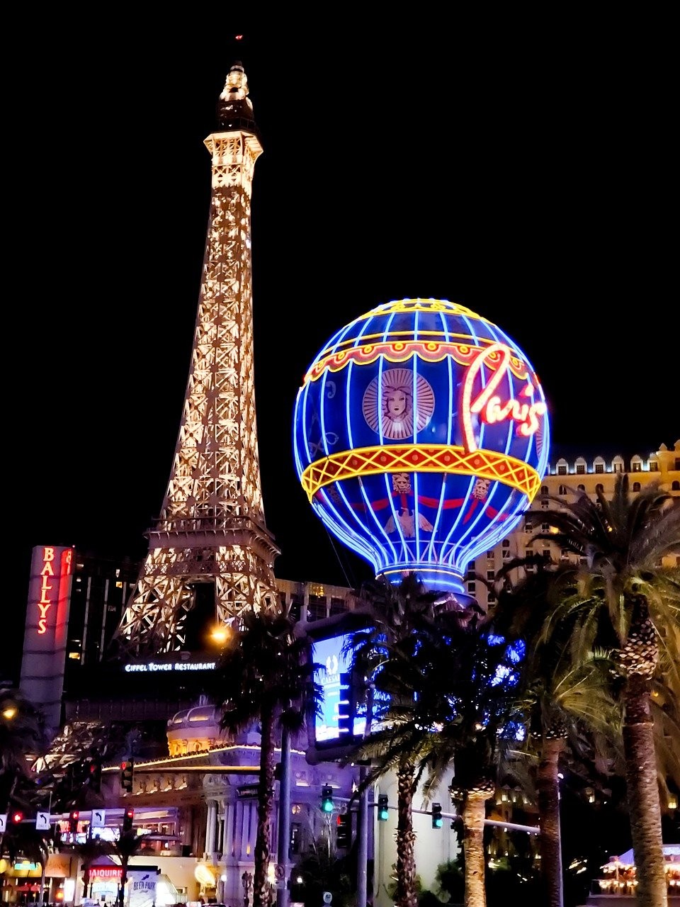 Watch the Sparkling Lights of Paris