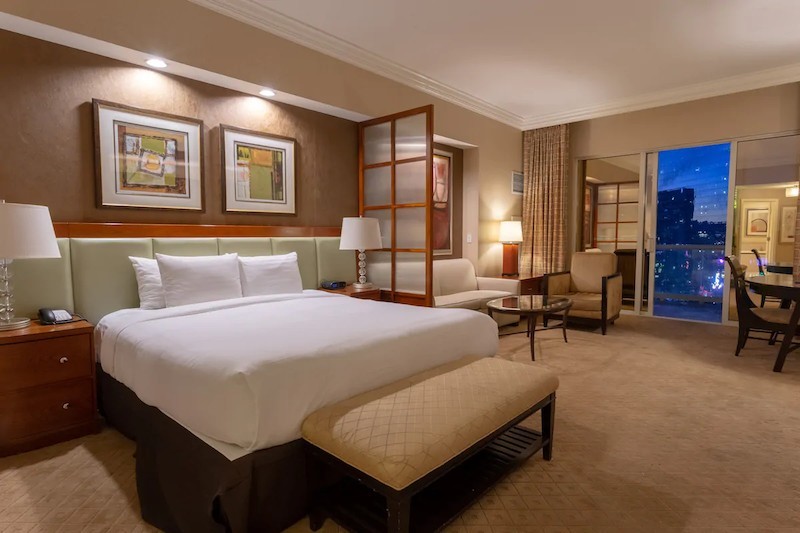 Cheap Highly Rated Penthouse Suite $