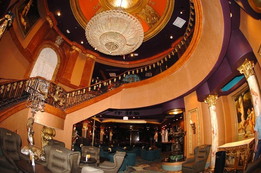 Treasures Gentlemen's Club &amp; Steakhouse