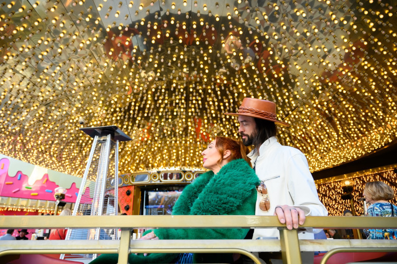 Vegas Podcast Reaches Global Top 1% with Lesley Logan