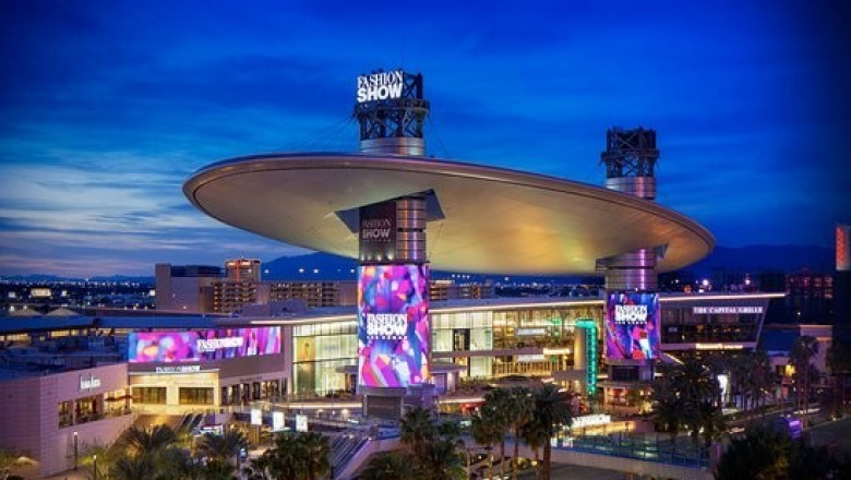 Where to Shop for Christmas Presents in Vegas