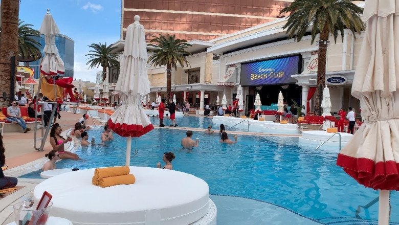 Where to Find a Date in Las Vegas
