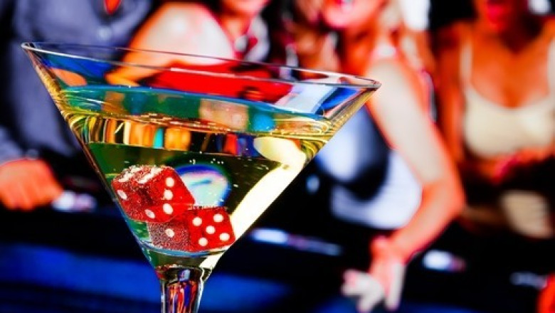 Guide to Getting Free Drinks in Las Vegas