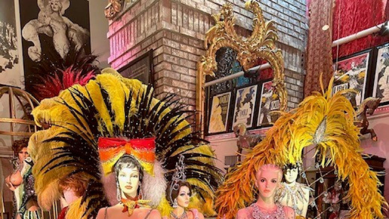 Las Vegas Mixtape v6: Exploring Showgirl History, Chinatown Delights, and an Intriguing Eatery