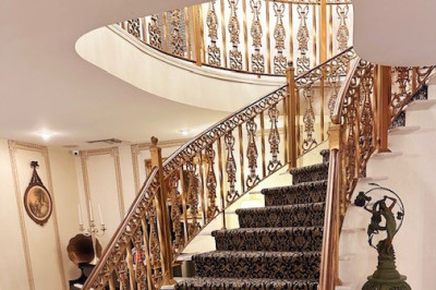 Las Vegas Mixtape v9: Liberace Forever, Thirsty Pirates, 25-Cent Bottomless Coffee